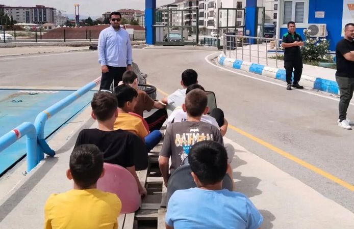 Çocuklar geri dönüşüm süreçlerini yerinde öğrendi