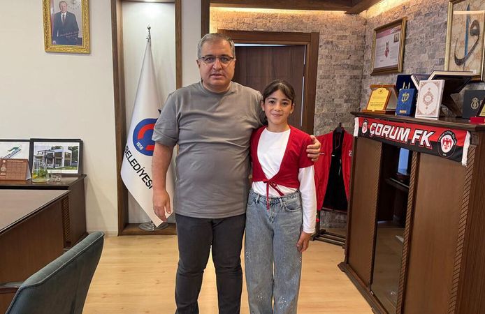 Açelya Durak’tan Başkan Ünlü’ye teşekkür ziyareti
