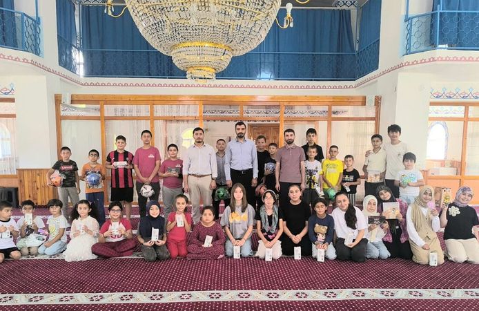 Boğazkale’de Yaz Kur’an Kursu öğrencilerine hediye