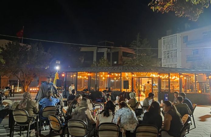 Alaca’da canlı müzik eşliğinde keyifli akşam