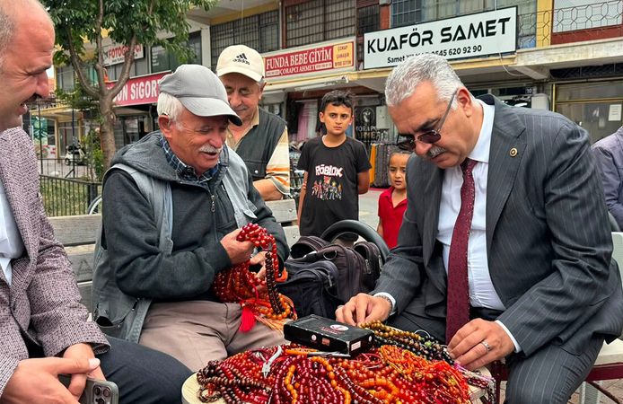 Ahlatcı, Alaca’da esnaf ve vatandaşlarla buluştu