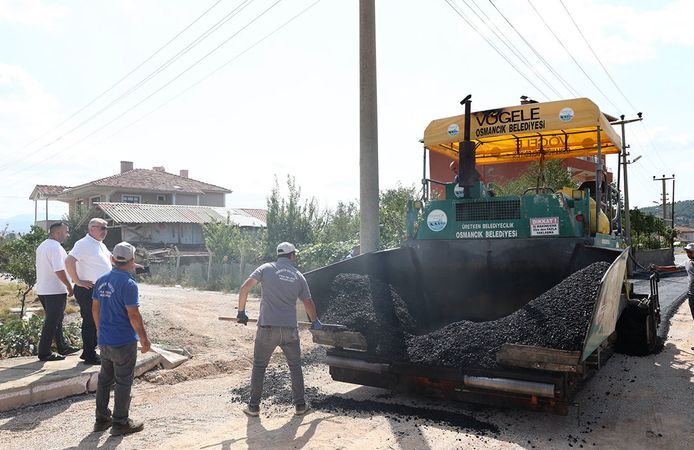 Asfalt çalışmalarını inceledi: Çalışmalar hakkında bilgi aldı