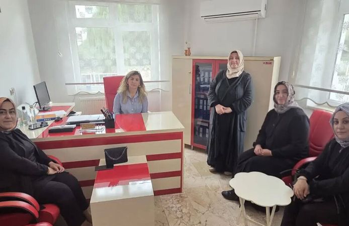 AK Parti Alaca Kadın Kolları’ndan okullara ziyaret
