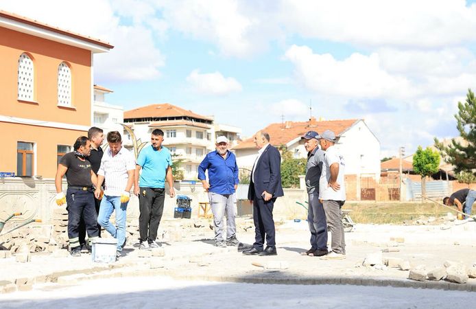 TOKİ’de kilit taşı bakım ve onarım çalışmaları sürüyor