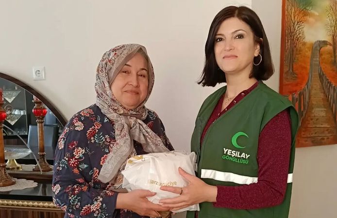 Yeşilay Kadın Komisyonu’ndan hane ziyareti