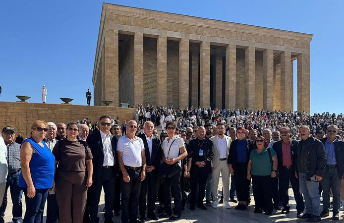 CHP 103’üncü kuruluş yılını kutladı: Çorum il ve ilçe örgütleri Anıtkabir ve Genel Merkez’deydi