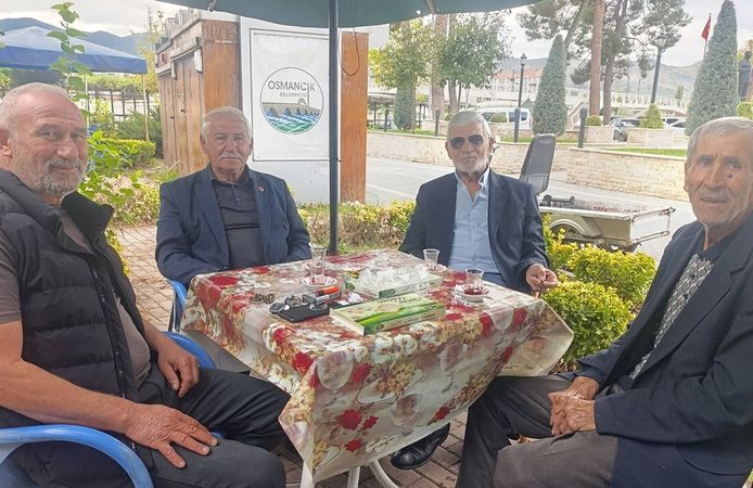 Aynı cephelerde savaşmasalarda, aynı sofrada bir aradalar