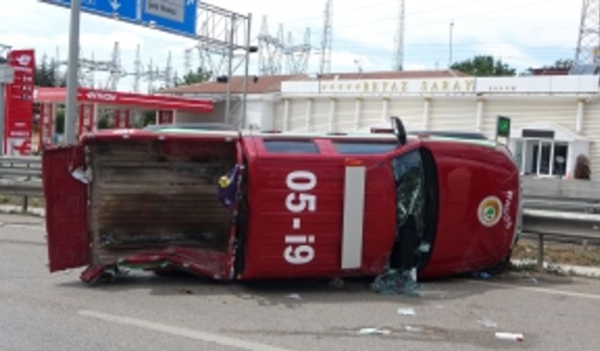 Yangın ihbarına giden ekip kaza yaptı: 5 yaralı