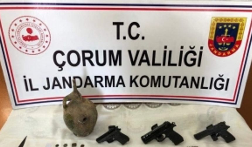 Tarihe sahip çıkan jandarma 155 eseri müzeye kazandırdı