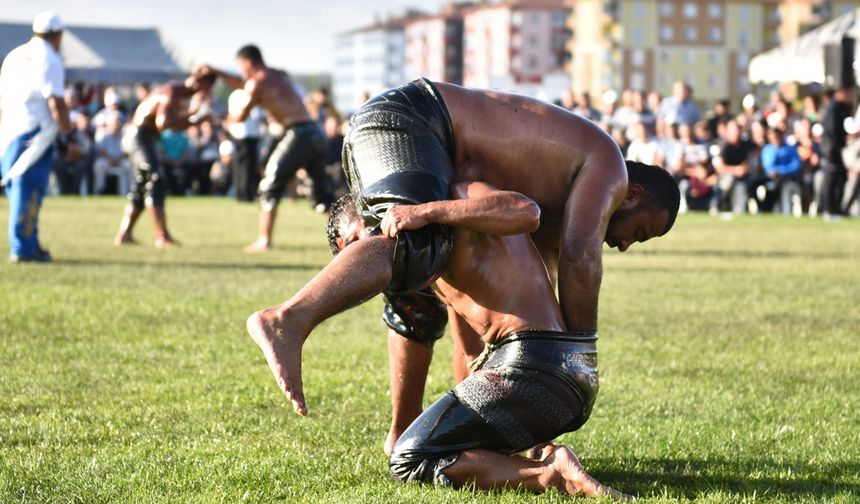 Ünlü pehlivanlar Çorum’da güreşecek