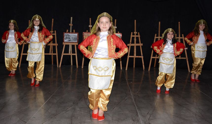 Pınar Koleji halk oyunlarıyla üstadları andı