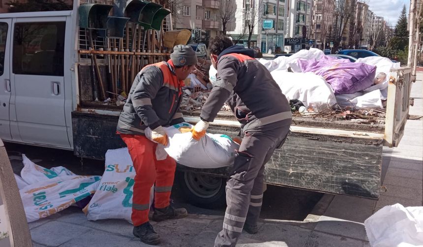Belediye arayın, inşaat ve yıkıntı atıklarınızı alsın