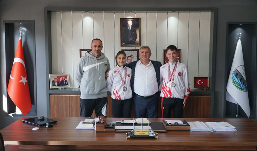 Başkan Gelgör, başarılı sporcuları kutladı