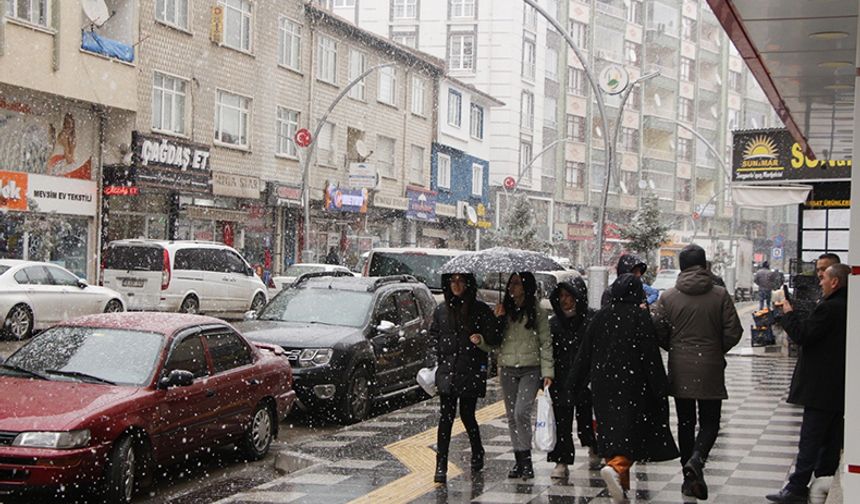 Son Dakika: İstanbul’a kar yağışı geliyor! Valilik saat verdi