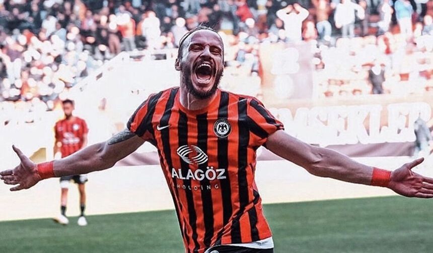 Sinan Kurumuş'tan sürpriz imza: Vanspor'a transfer oldu!