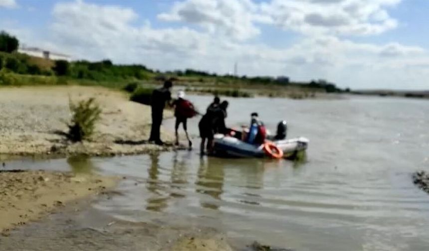 Batman'da baraj kapakları açıldı, 25 vatandaş aniden yükselen suda mahsur kaldı