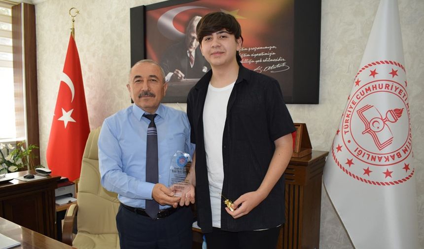 LGS Türkiye birincisi altınla ödüllendirildi