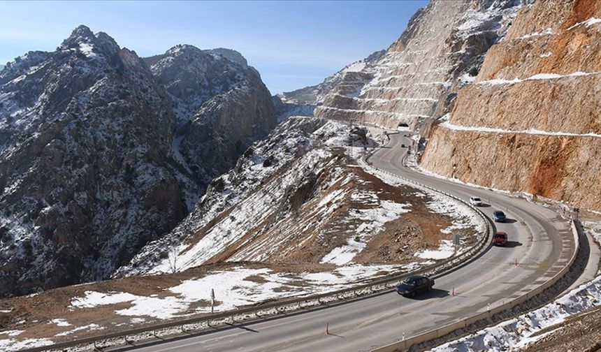 Çorum'un yıllardır beklediği Kırkdilim yolunda son durum | Kırkdilim Tünelleri bu sene trafiğe açılacak mı? Karayolları Bölge Müdürü tarih verdi...