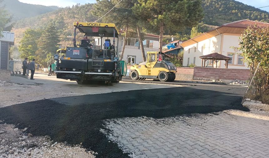 Çorum Belediyesi’nden Laçin’e 1500 ton asfalt