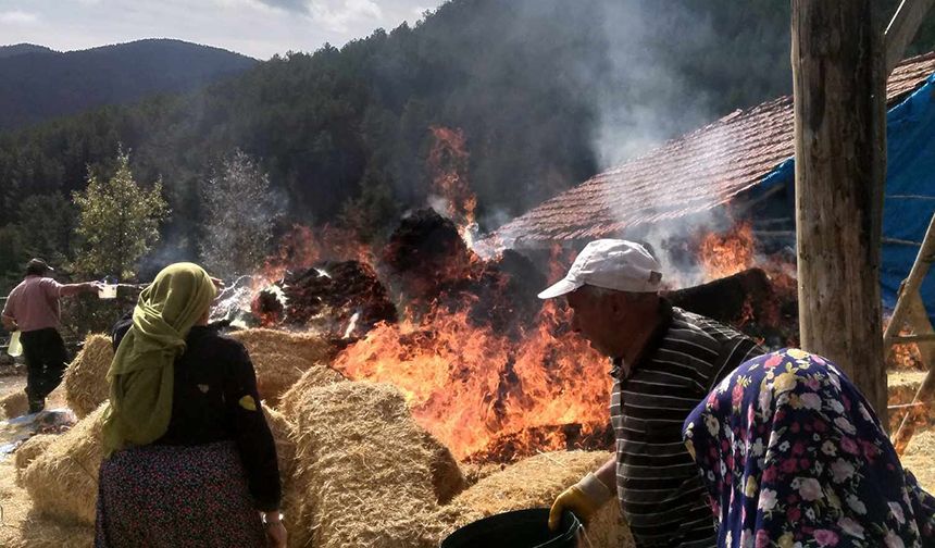 İskilip'te çıkan yangında 150 saman balyası kül oldu