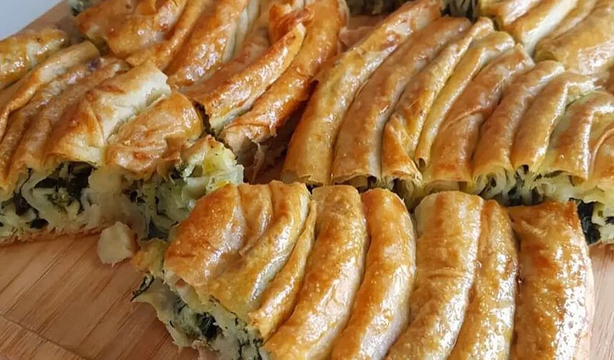 Kayınvalidenizden Tam Puan Alacak Tarif! İşte O Meşhur El Açması Ispanaklı Börek...