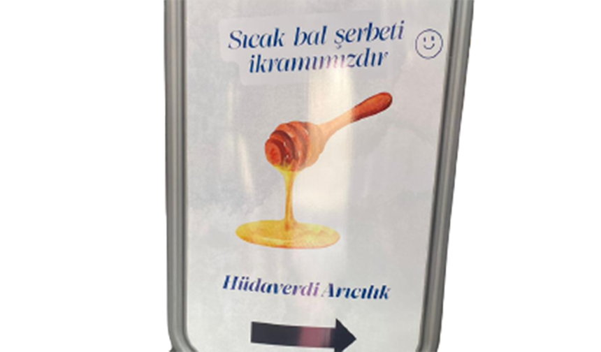 Erdal Odabaş’tan müşterilerine sıcak bal şerbeti ikramı