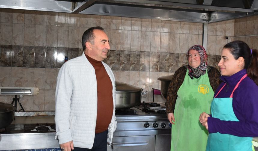 Ulu çınarlar için kaynayan kazanlar yüreklere dokunuyor