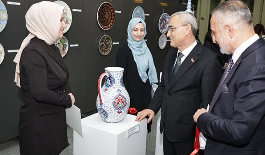 Kütahya'da Uluslararası 1. Türk Çini Sanatı'nda ödül heyecanı