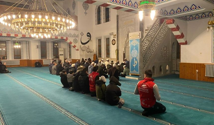 Tokat'ta, Kahramanmaraş merkezli depremlerde hayatını kaybedenler anıldı