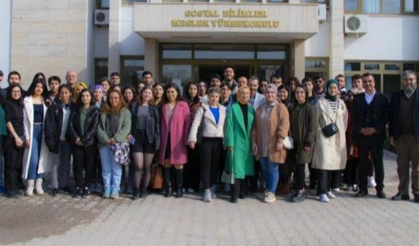 Mersin'de gençler, turizm sektörünün kapılarını aralıyor