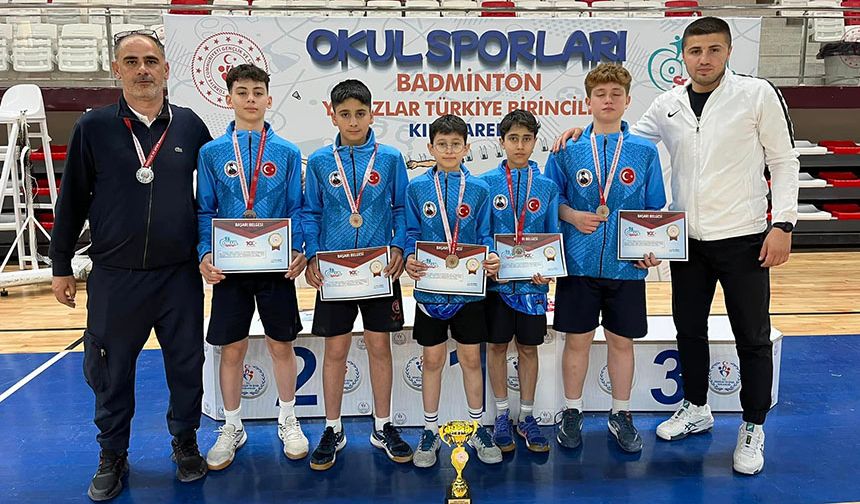 Osmancık Atatürk Ortaokulu Badmintonda Türkiye 2’ncisi oldu