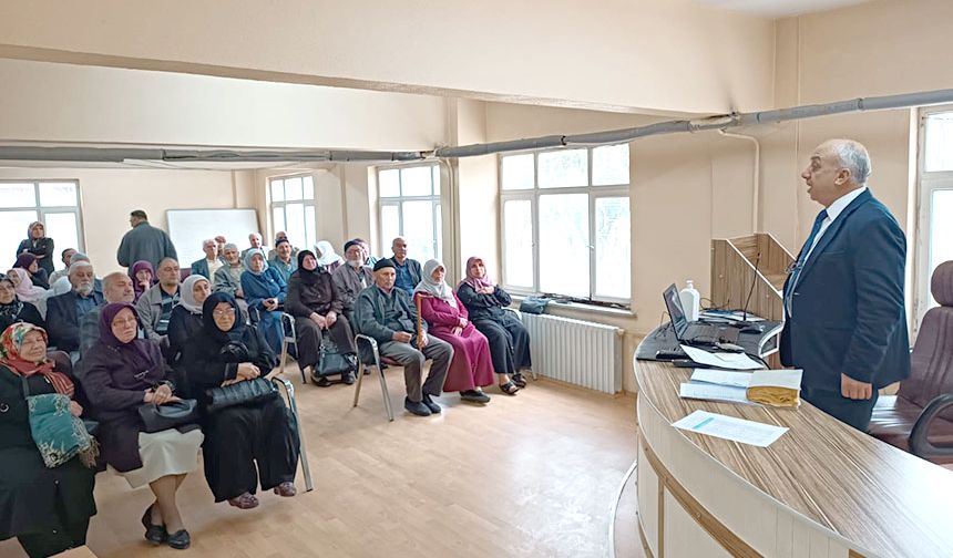 Osmancık'ta Hacı adaylarına seminer verildi