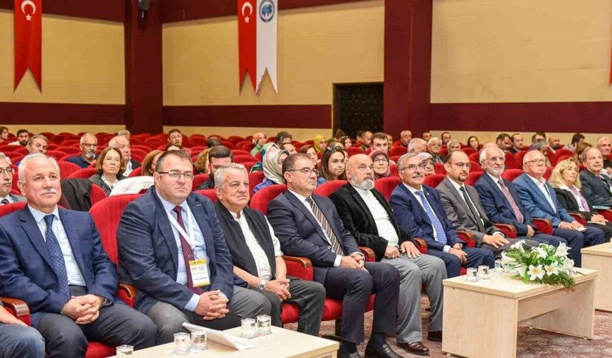 KMÜ’de ‘60+ Yaşam Boyu Öğrenme Akademisi’ başladı