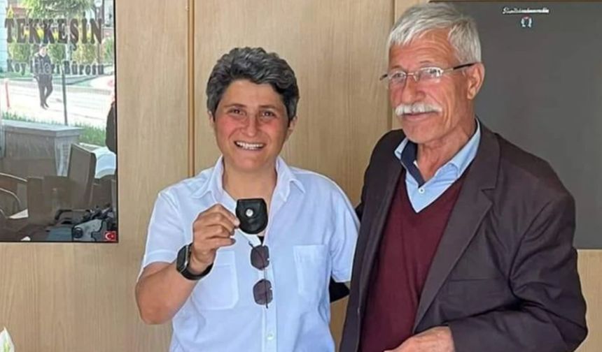Bektaşoğlu Köyü’nün ilk kadın muhtarı mazbatasını aldı