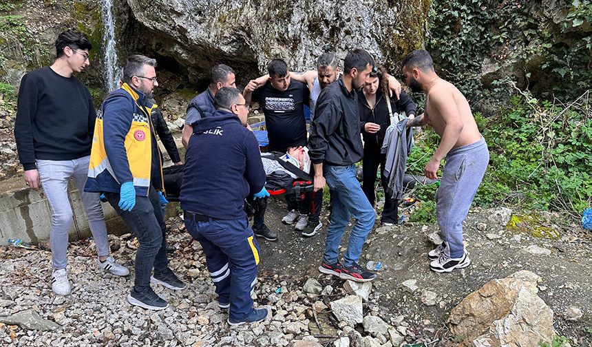 Çorum’da feci kaza: Kayalıklardan yuvarlanan şahıs yaralandı