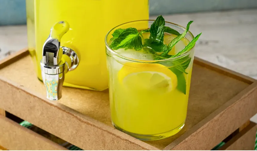 Yaz sıcaklarında içinizi buz gibi yapacak lezzet: Naneli limonata tarifi