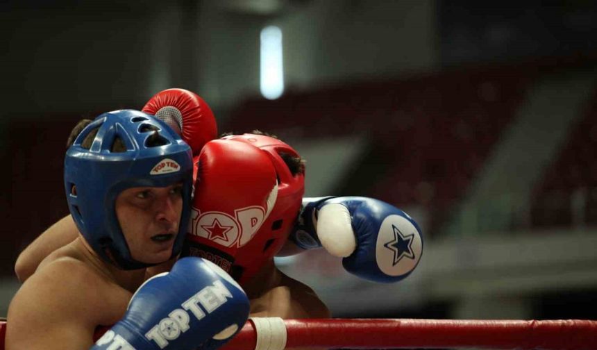 Konya’da 8 bin kick boksçu milli olabilmek için dövüşüyor
