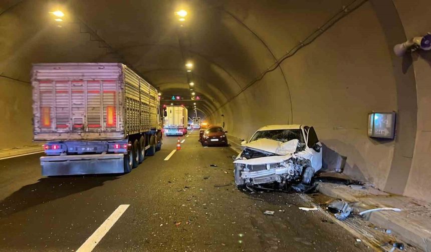 Niğde-Adana Otoyolu’nda trafik kazası: 4 yaralı