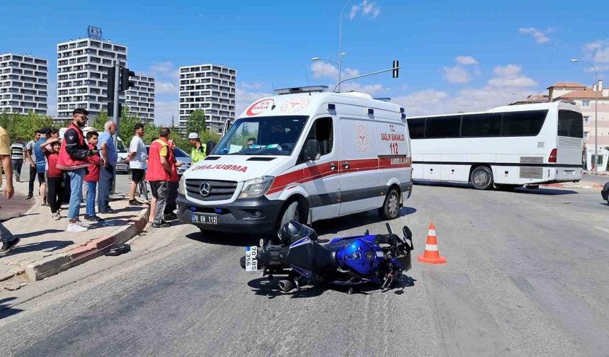 Karaman'da Motosiklet ile Otomobil Çarpıştı: Sürat Motoru Sürücüsü Yaralandı