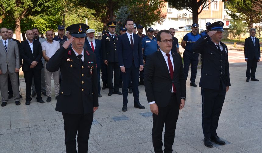 Bayat’ta 30 Ağustos Zafer Bayramı törenleri: Atatürk Anıtı’na çelenk ve şiir dinletisi