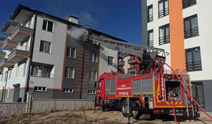 Konya’da apartmanda yangın paniği