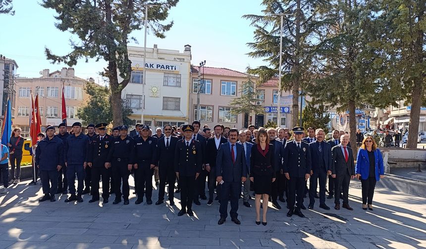 Mecitözü’nde 29 Ekim Cumhuriyet Bayramı’nın 101. yılında Ata’ya çelenk sunuldu