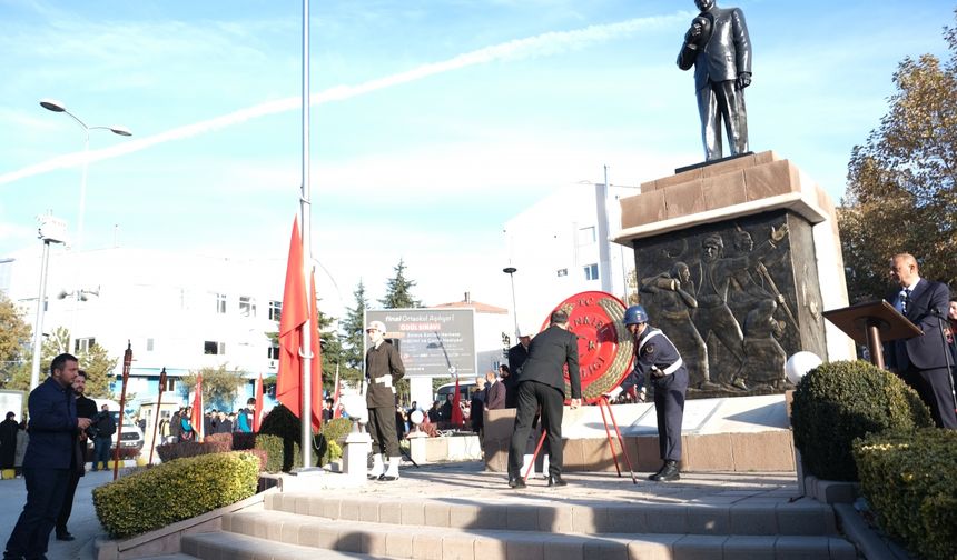 Büyük Önder Atatürk'ü anıyoruz