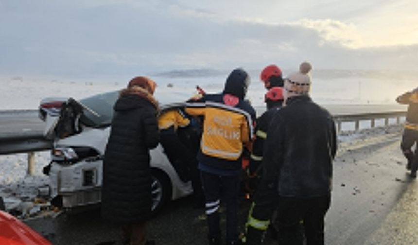 Çorum'da zincirleme trafik kazasında 10 kişi yaralandı