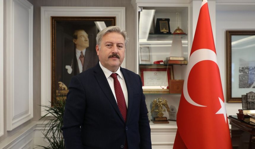 Başkan Palancıoğlu: “Öğretmenler, fedakarlıklarıyla bilgi ile donatılmış nesiller yetiştiriyor”