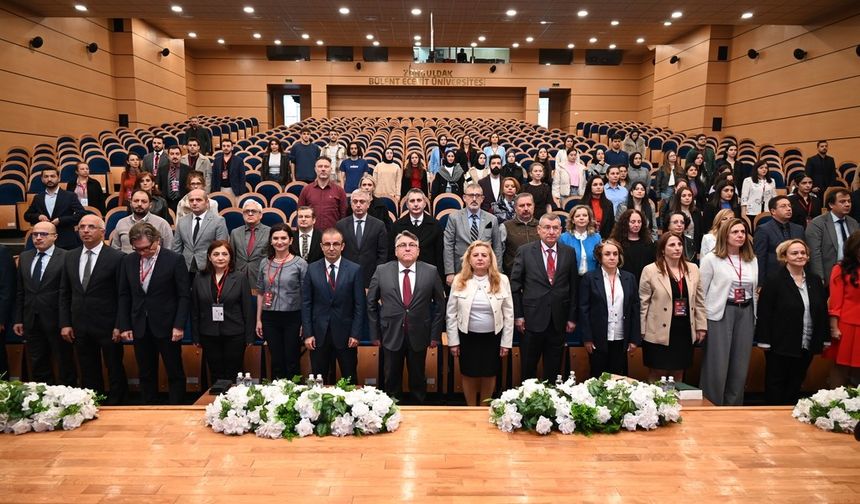 BEUN’da “Genç Endodontistler Konuşuyor” sempozyumu başladı