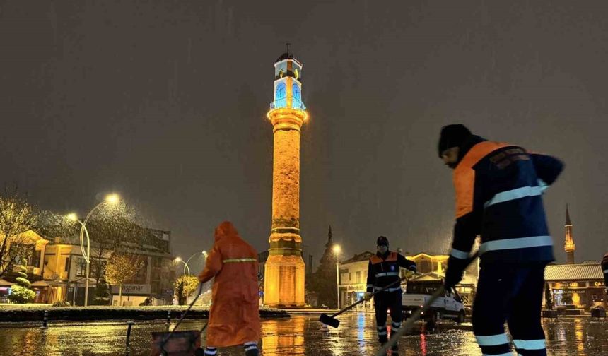 Çorum Belediyesi’nden kar mesaisi