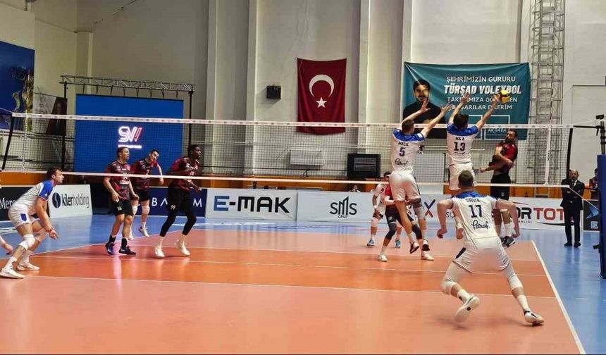 Efeler Ligi: TÜRŞAD: 0 - Halkbank: 3