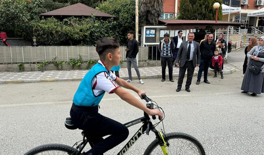 Asırlık Kargı Panayırı'nda gençler sahne aldı, bisiklet yarışları nefes kesti