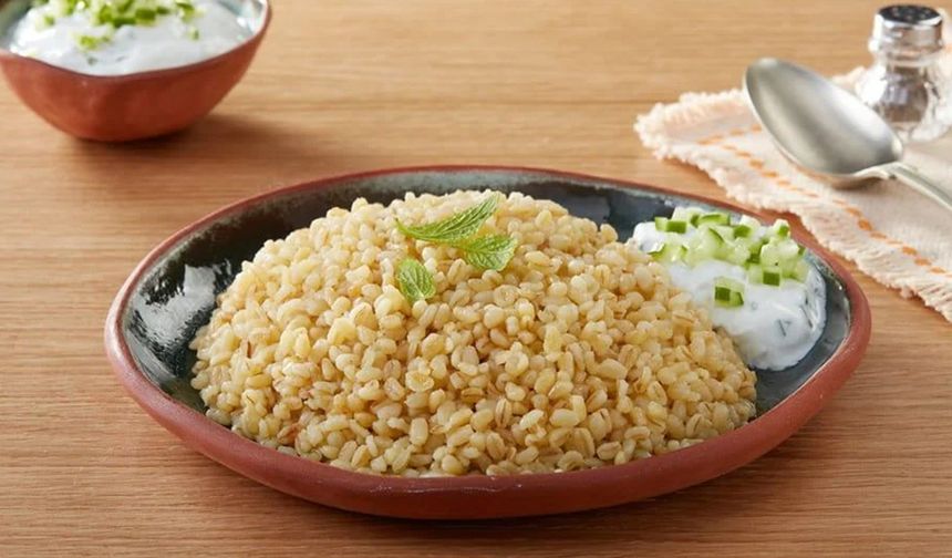 Bulgur pilavına lezzet katan tüyo! Tencereye 1 çay kaşığı eklemek yetiyor